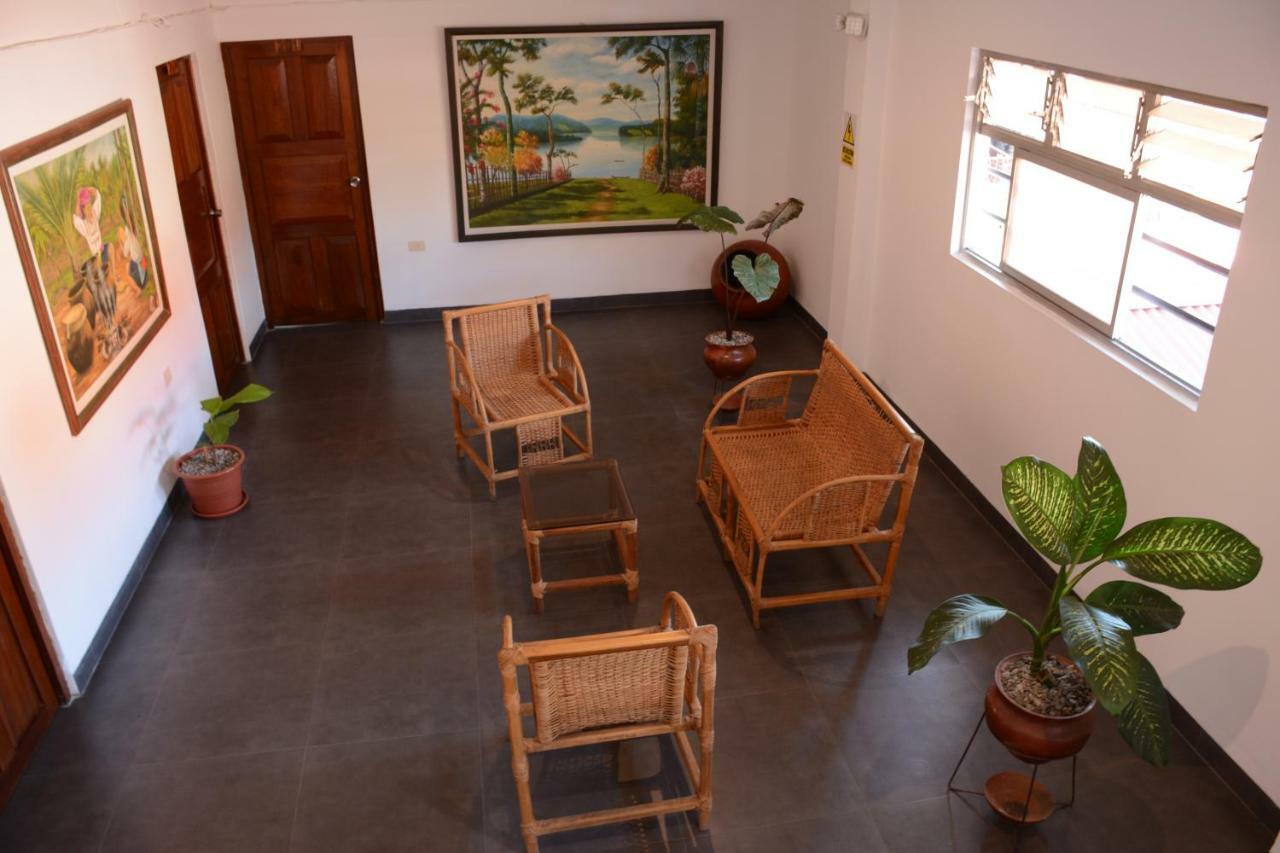 Hostal Casa Blanca Tarapoto Exterior photo